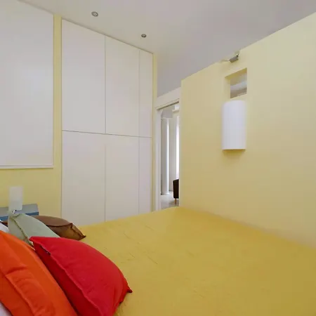 Apartment Ych-casa Sul Porto Antico Rome